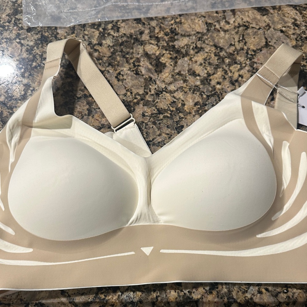 Seamless Cream Wireless Bra